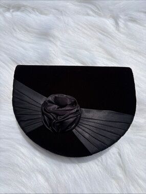 EATON~ Formal Black Velvet Evening Clutch with Rosette Detail